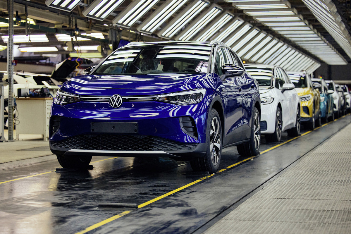 Концерн Volkswagen готовится закрыть несколько заводов и сократить до 100 000 сотрудников