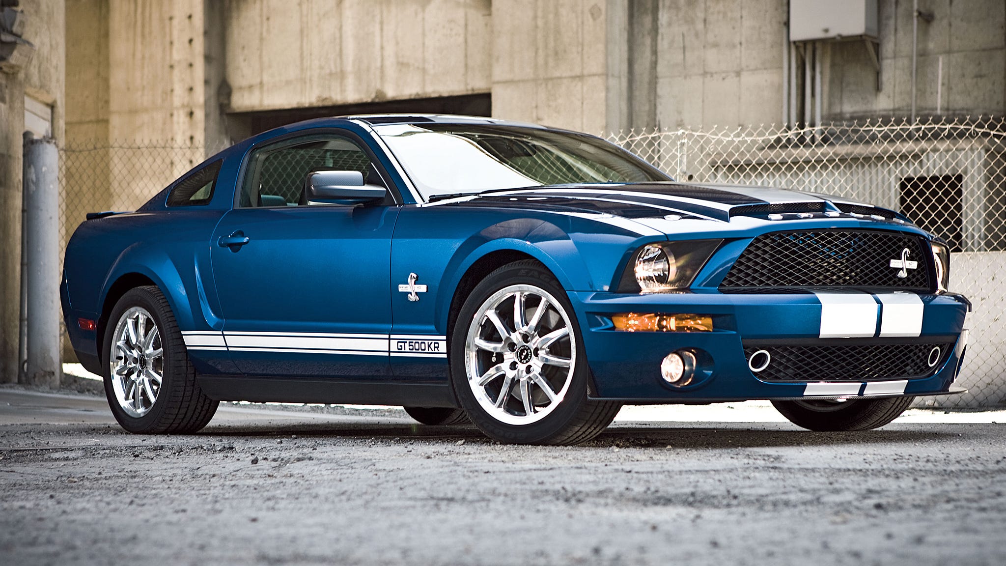 Мы протестировали Ford Shelby GT500 KR 2008 года. Он звучит как чистый американский избыток.