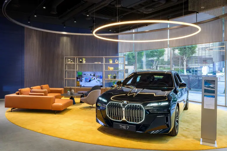 BMW Дойче Моторс, обновленный выставочный зал в Тэчхи открыт