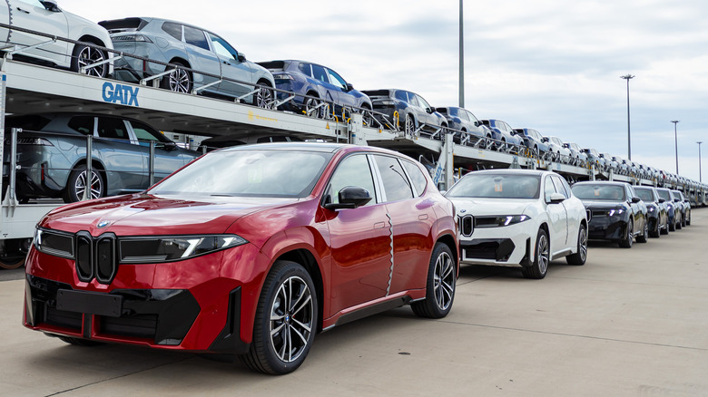 BMW уже выпустил 50-тысячный iX3 в рамках самого быстрого запуска нового продукта, а спрос вдвое превышает предложение
