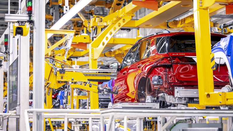 Mercedes-Benz обещает «защитить» свой бизнес в США после одобрения Сенатом законопроекта, который может вытеснить его
