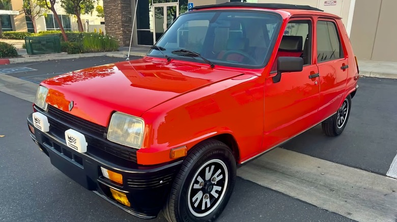 За 15 000 долларов: этот Renault R5 1982 года — багет, который стоит взять?