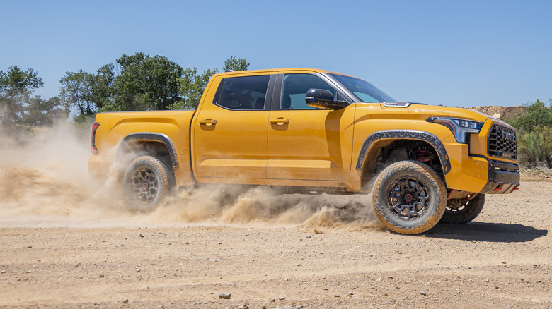 Цвета Toyota TRD Pro 2027 года — «Соты» и «Горячий мёд», на случай, если вы мечтаете водить сладкий грузовичок Tonka