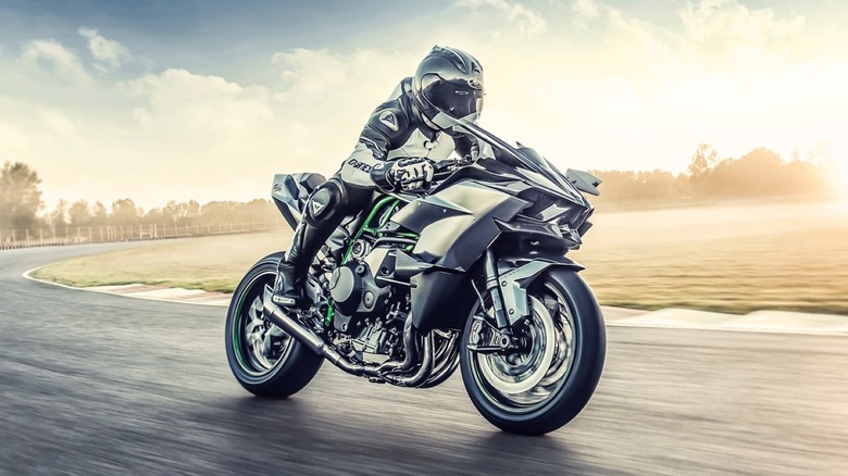 Самые быстрые мотоциклы Kawasaki, ранжированные по максимальной скорости