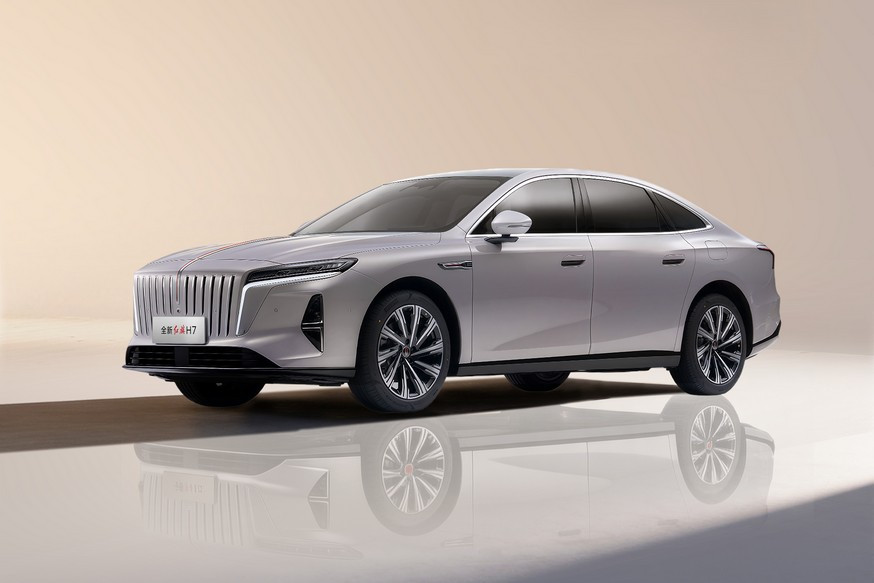 Седан Hongqi H7 нового поколения готовится к старту продаж, есть полный привод