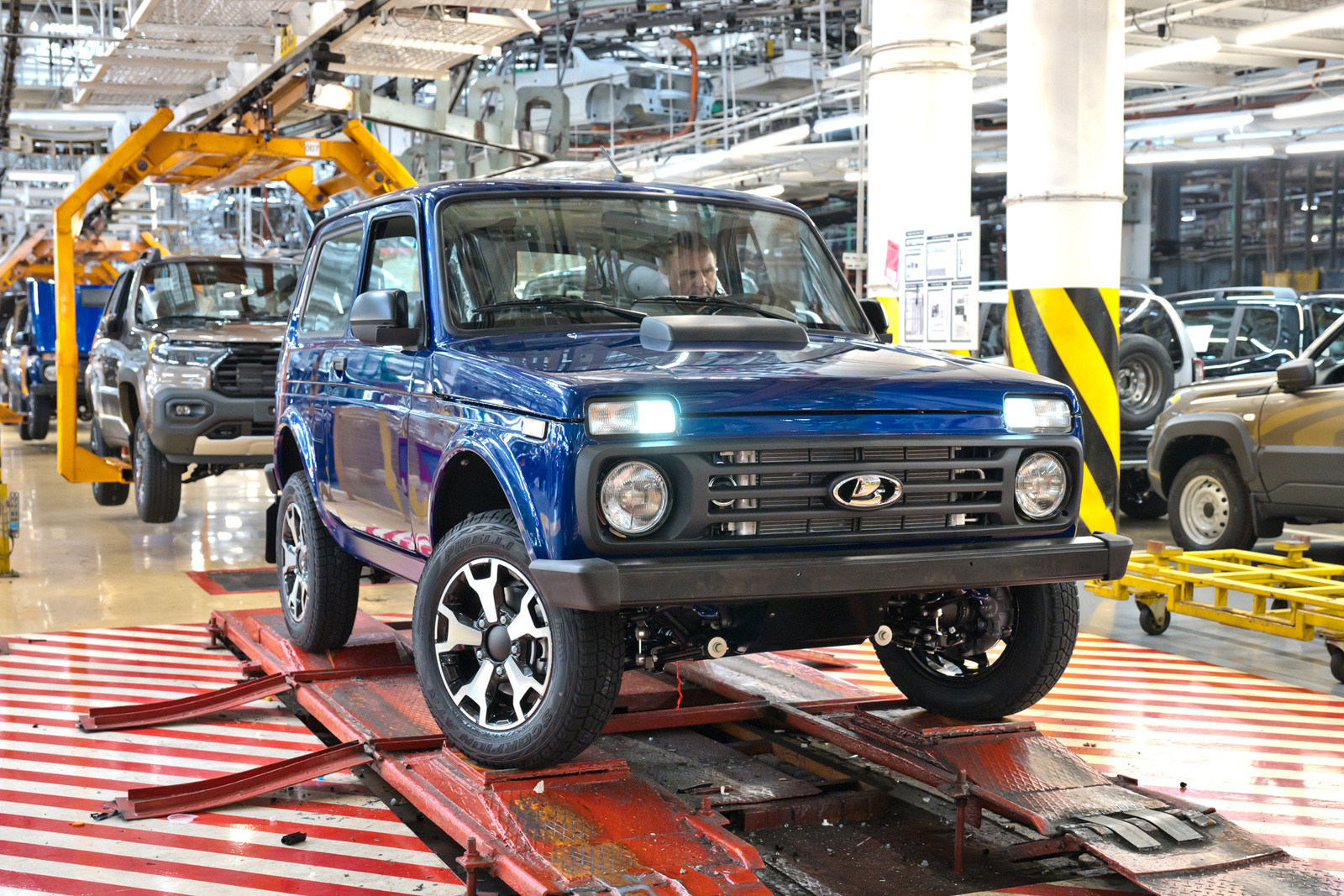 АВТОВАЗ начал серийное производство обновленной Lada Niva Legend