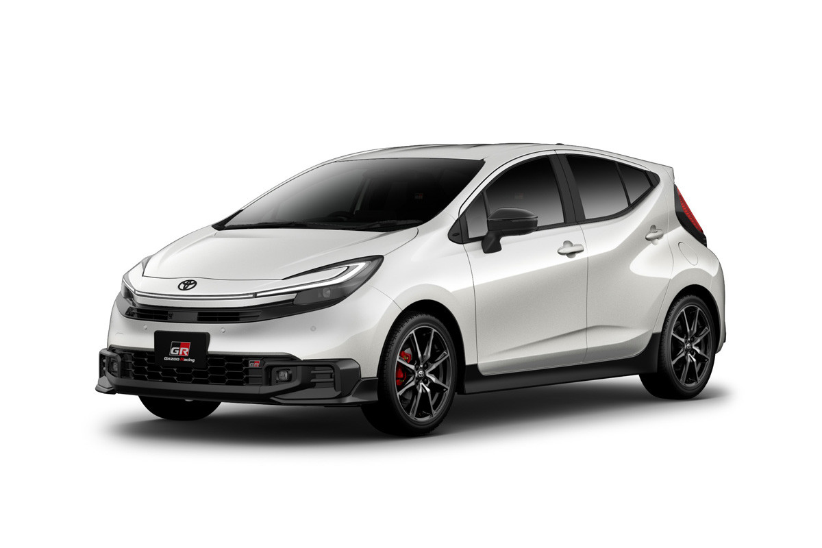 Обновлённому хэтчбеку Toyota Aqua вернули спортивную версию GR Sport