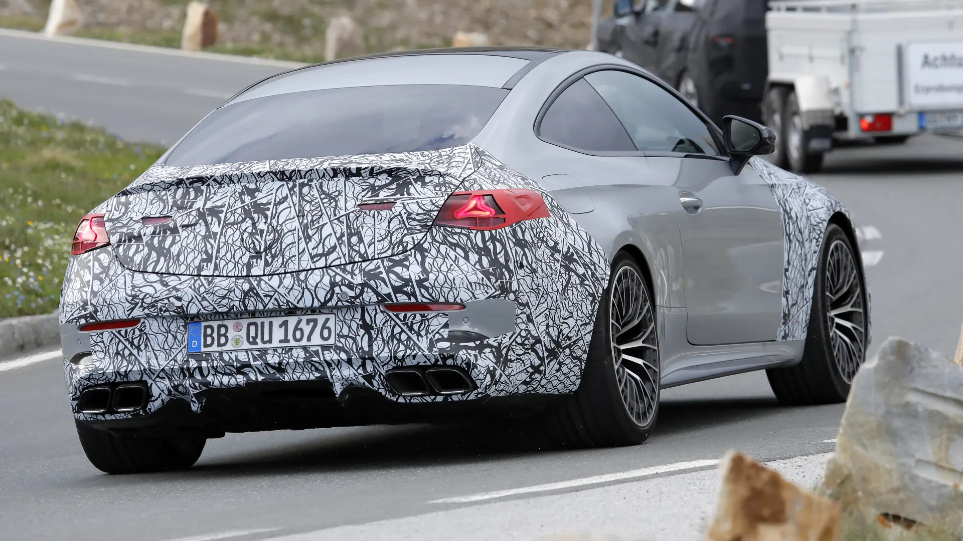 Mercedes-AMG CLE 63 замечен на шпионских фото: купе AMG с V8 официально возвращается