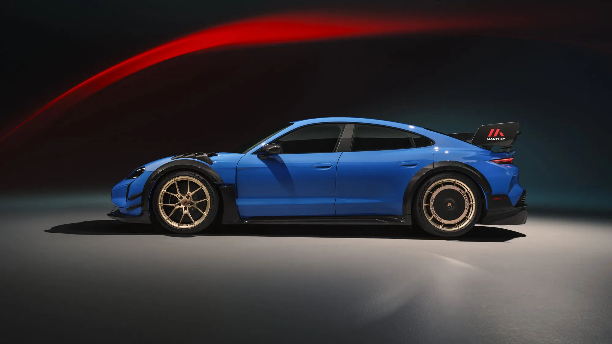 Porsche Taycan обновлен: виртуальная трансмиссия E-Shift и другие игрушки