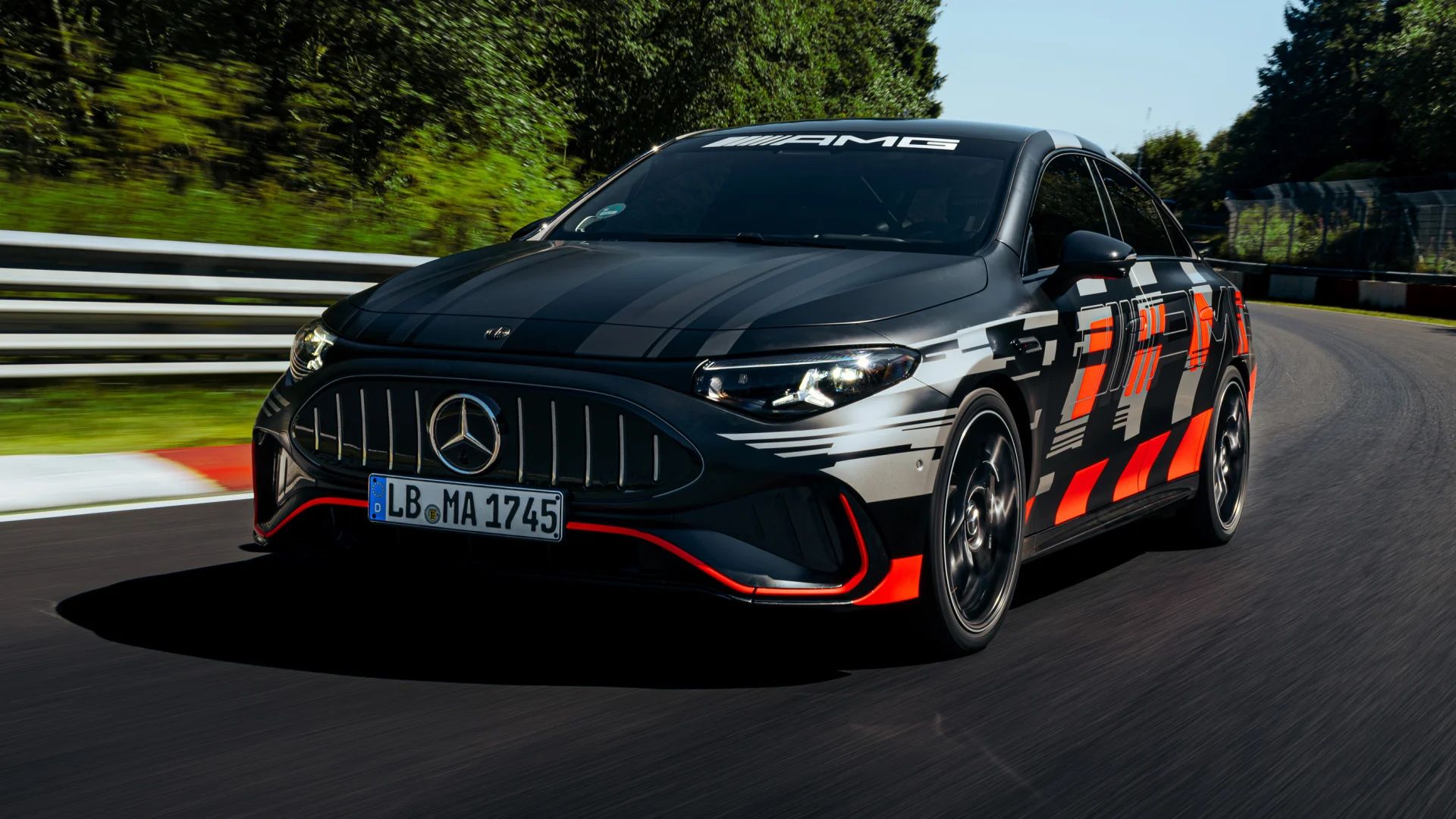 Этот начальный Mercedes CLA 45 официально быстрее, чем Porsche Taycan за 160 тысяч фунтов