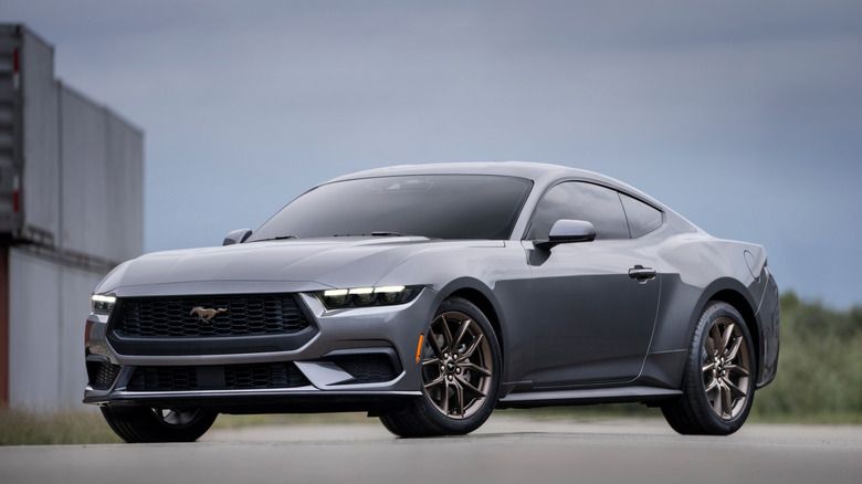 4 вещи, которые нужно знать, если вы хотите Ford Mustang в качестве семейного автомобиля
