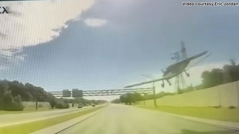 21-летний лётный инструктор успешно прошёл сквозь дорожные знаки при аварийной посадке