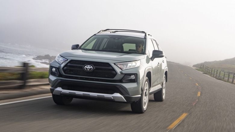Программа «Модернизация завода» Toyota в Японии позволяет доплачивать за новые функции в вашем старом автомобиле